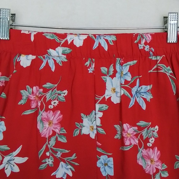 H&M Womens Shorts 0 Red White Floral High Rise Pull On Shorts Pockets Relaxed - Picture 8 of 9